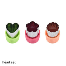 Charger l&#39;image dans la galerie, 3Pcs/set Stainless Steel Cutters Kitchen Gadgets Cook Tools Fruit Cutting Die Plastic Handle Star Heart Shape Vegetables Cutter